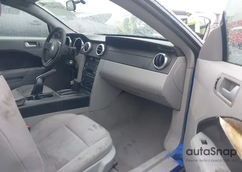 2009 Ford Mustang V6/V6 Premium from USA, damaged, VIN 1ZVHT80N795131542